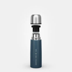 Quechua Bouteille Isotherme Inox 0,4L Avec Gobelet Pour La Randonnée - Bleu -Aktive Magasin bouteille isotherme inox 04l avec gobelet pour la randonnee bleu 7
